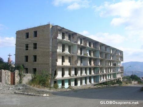 Postcard Nagorno Karabakh (Armenia). Destroyed building