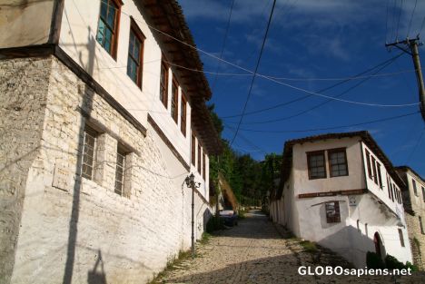 Postcard Berat (AL) - the path in Mangalemi to the citadel