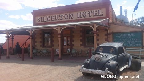 Postcard Famous Silverton Hotel