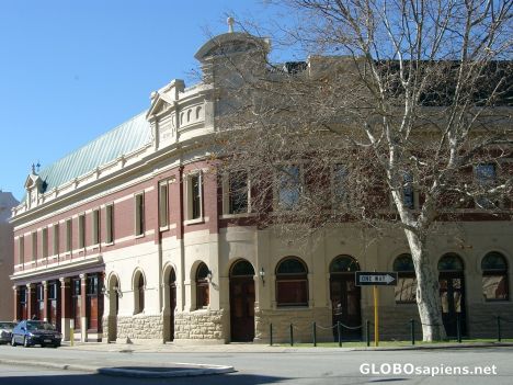 Postcard Fremantle: Glimpse of City and old architechture 1