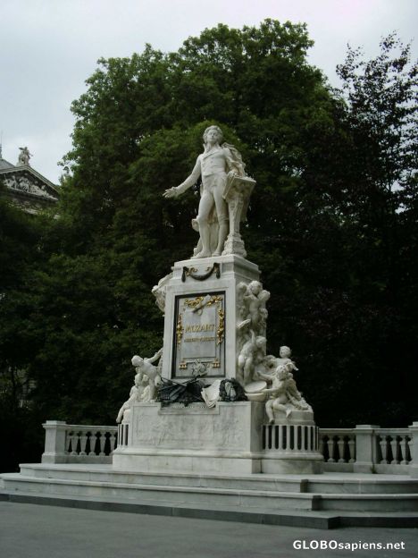 Postcard Mozart's statue
