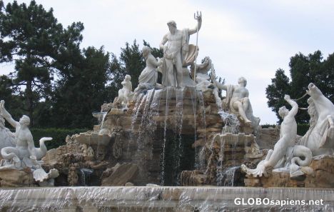 Postcard A fountain in the gardens of Schönbrunn Palace