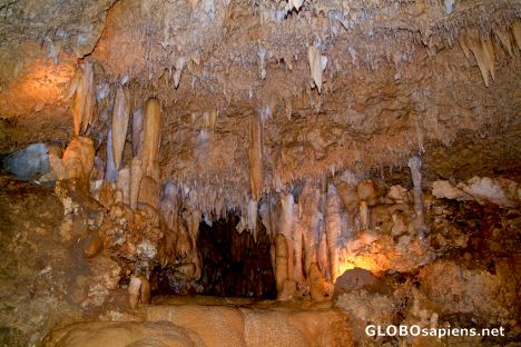Postcard Harrison's Cave (BB) - a ceiling