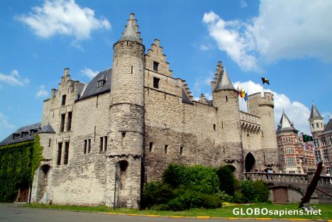 Antwerp (BE) - sunshine on the castle