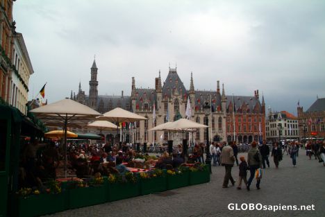 Postcard Bruges (BE) - lunching on the square