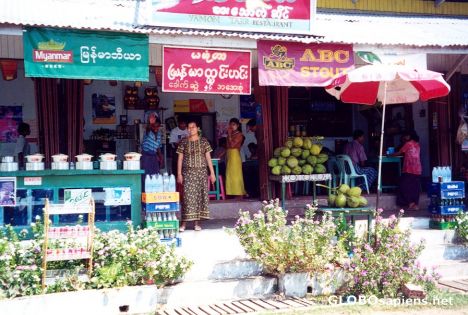 Kyauktan Market