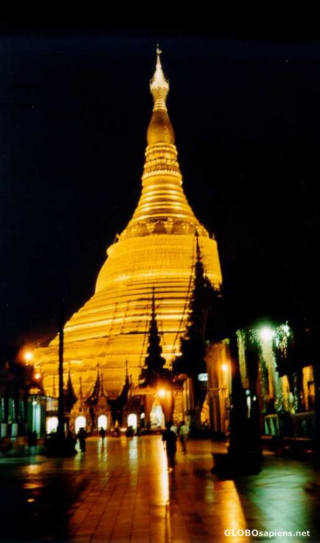 Postcard Rangoon's Shwedagon Pagoda at night