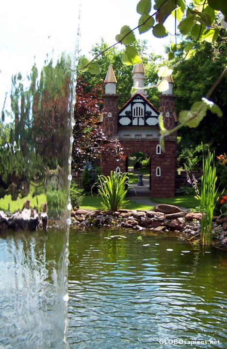 Postcard Kensington Water Garden