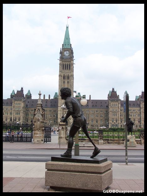 Postcard MONUMENT TO TERRY FOX AND PARLIEMENT HOUSE