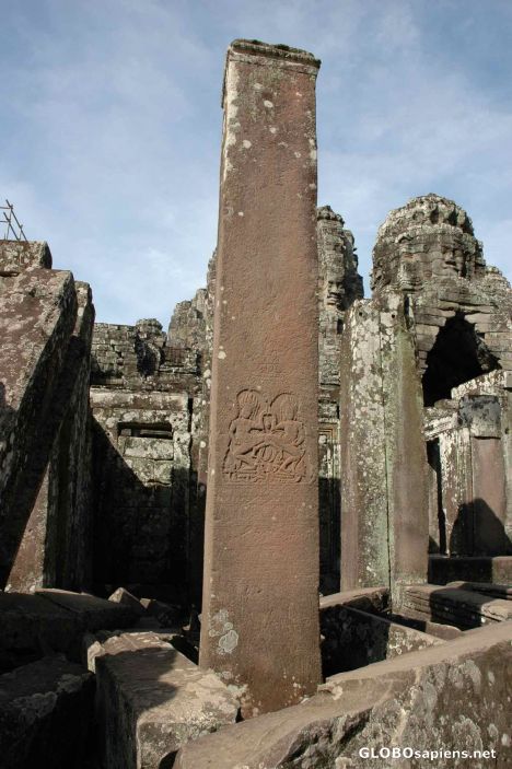 Postcard Angkor Thom Ruins - Strong Pillar