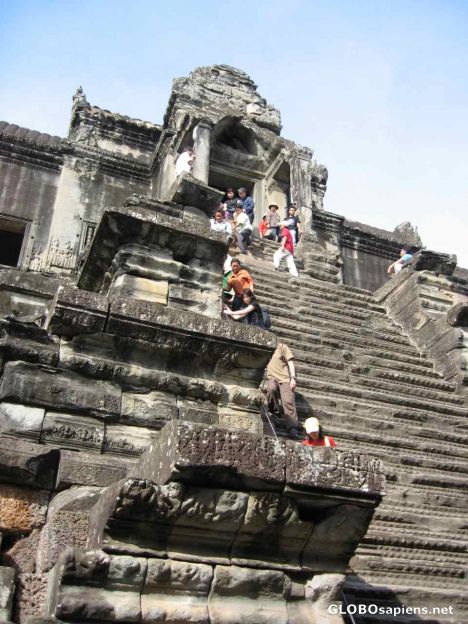 Postcard The Angkor Wat - Climbing the Temple Complex