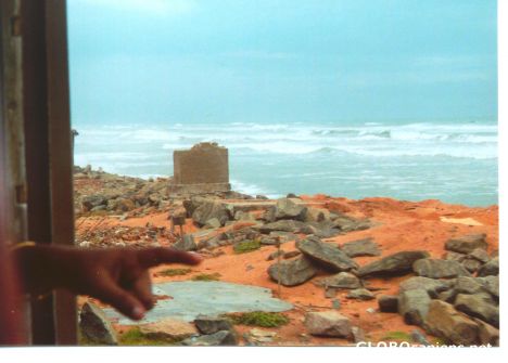 Postcard Tyle zostało po tsunami, widok z pociągu