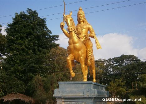 Postcard King Sangli statue