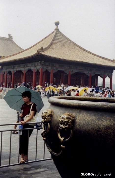 Postcard Waterbucket in the forbidden city