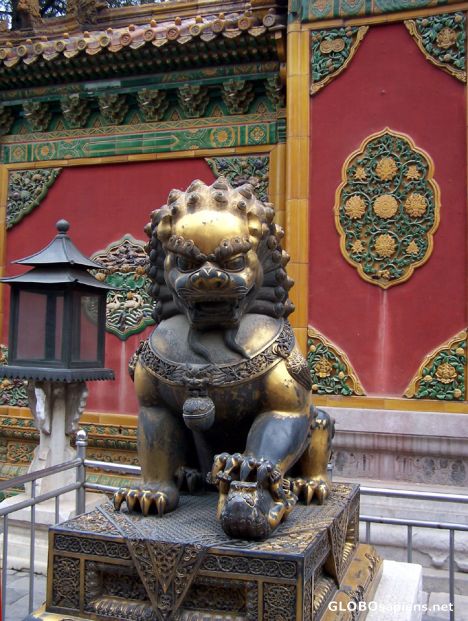 Postcard Bronze Lion protecting the Emperor, Forbidden City