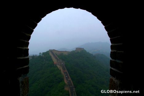 Postcard Mutianyu (CN) - Great Wall through a window