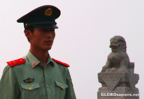 Postcard Beijing (CN) - Summer Palace - a soldier