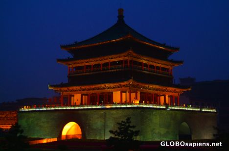 Postcard Xi'an (CN) - the Bell Tower by night - 1