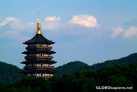 Postcard Hangzhou (CN) - Large pagoda