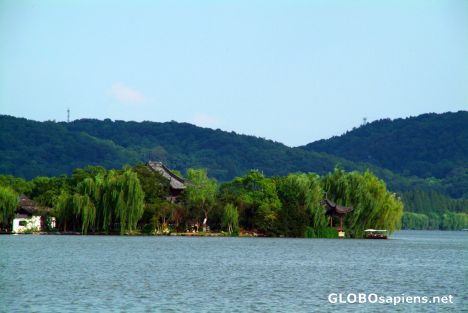Postcard Hangzhou (CN) - an isle in a distance