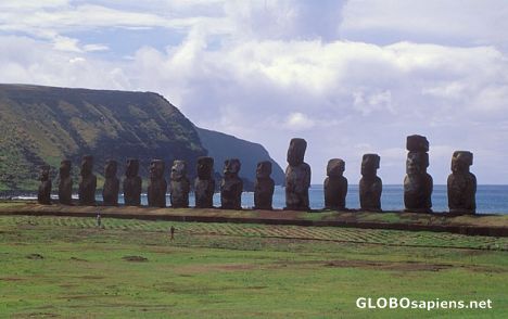 Postcard Giant statues of Ahu Tongariki