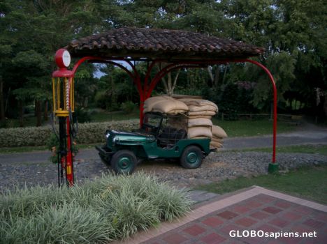Postcard Parque Nacional del Café - Coffee Transporter