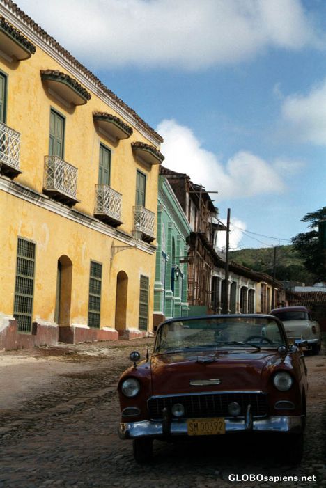 Postcard Trinidad de Cuba - Carro Rojo
