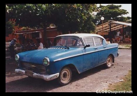 Postcard Typical car in Cuba