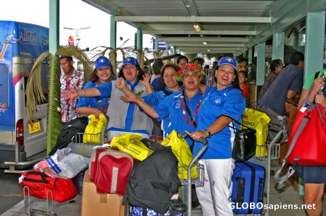 Postcard Rarotonga Airport: New Zealand netball team