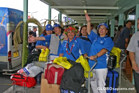 Postcard Rarotonga Airport: New Zealand netball team