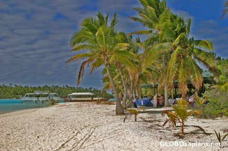 Postcard One Foot Island - Aitutaki wedding party