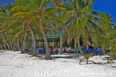Postcard One Foot Island - Aitutaki wedding party