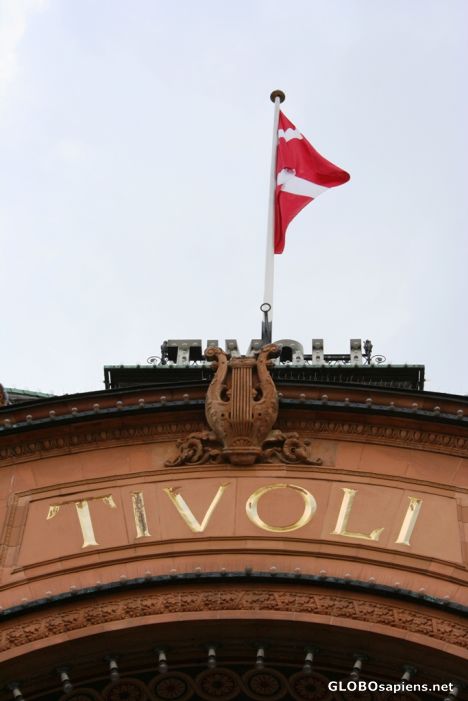 Postcard Tivoli; detail from entrance