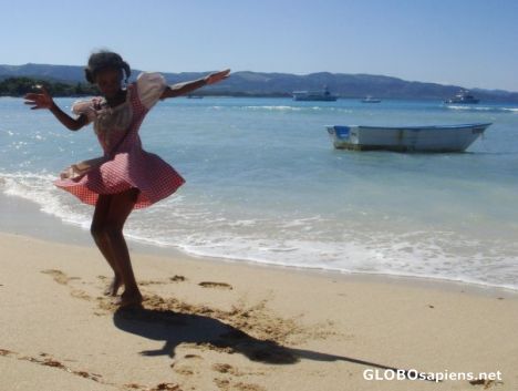 Postcard dancing at the beach II