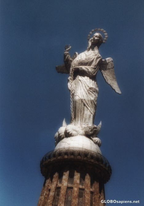 Postcard Virgen de Quito statue *scan*