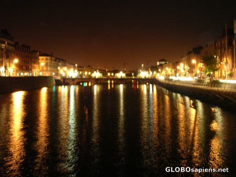 Postcard Dublin by night