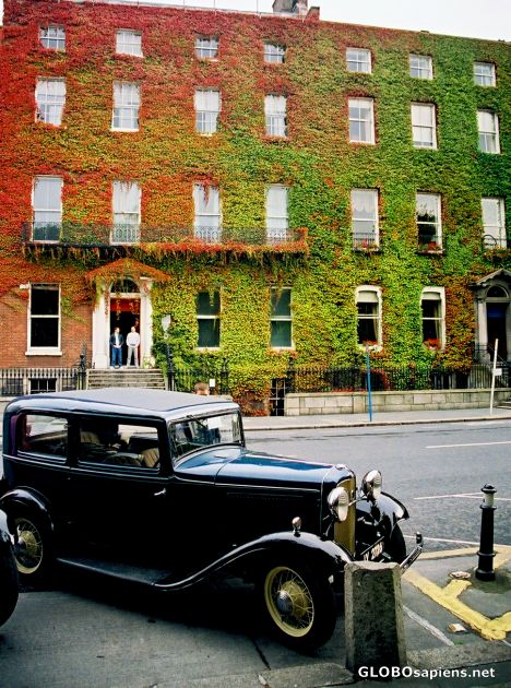 Postcard Dublin - The Green