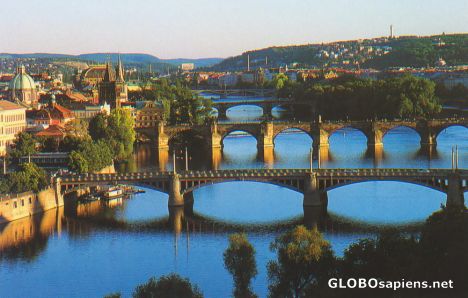 Postcard Czech Rep : Bridges that Make Prague Famous