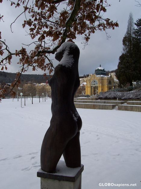 Postcard statue and snow