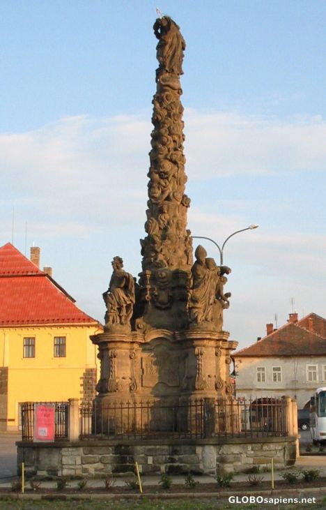 Postcard Velvary - Monument in the Velvary Town Square