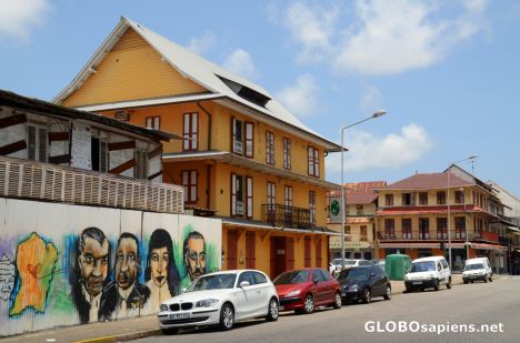 Postcard Cayenne (GF) - an elaborate graffito
