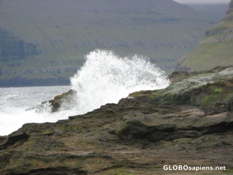 Postcard Splash in Viðareiði