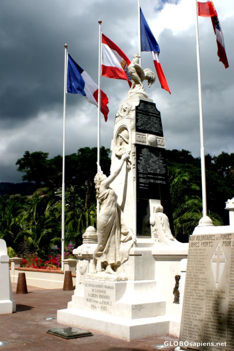 Postcard Papeete - Tahiti - War Memorial