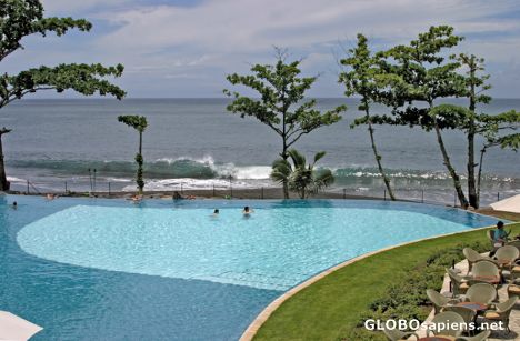 Postcard Arue - Tahiti - Radisson Hotel swimming-pool