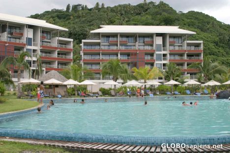 Postcard Radisson Hotel: the swimming-pool