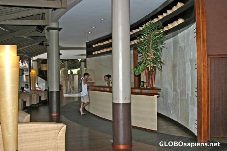 Postcard Radisson Hotel: The lobby