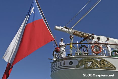 Postcard Esmeralda: La popa y la bandera nacional de Chile