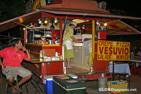 Postcard Papeete: Vaiete Square Pizza Foodvan