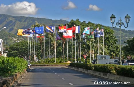 Postcard Papeete: South  Pacific Roundabout
