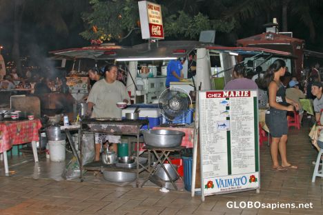 Postcard Papeete - Vaiete square - A Chinese Foodvan